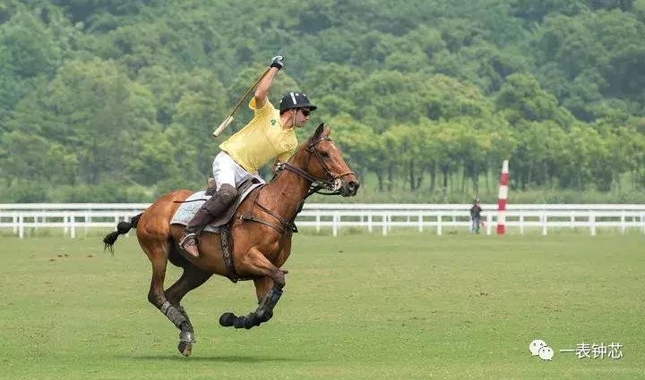 当手表玩起跨界谁也拦不住他们了,腕表跨界让时间有趣起来