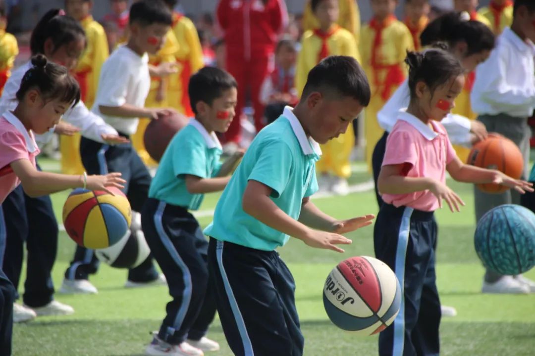 建*党**百年喜迎国庆节——西安经开第二小学队列队形广播*比操**赛