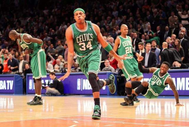 “球癖”NBA：姚明爱慕者最爱裸照，詹皇宿敌爱轮椅训练