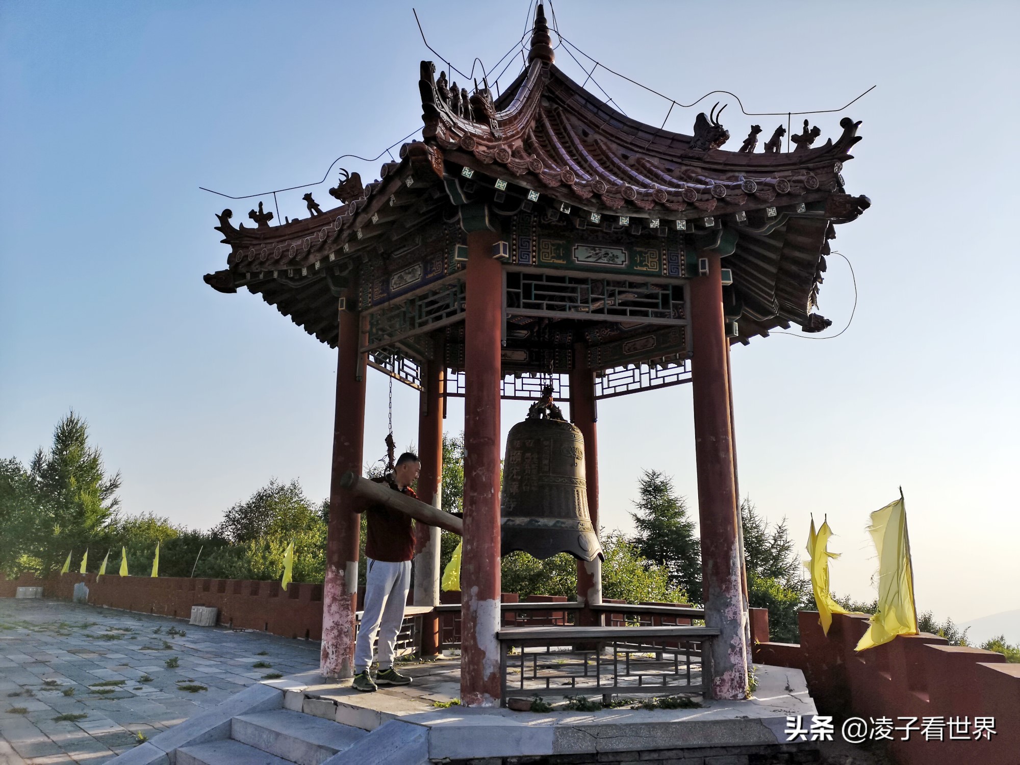 逃离北京40度高温，房山享用22度清凉，看银狐，逛古街吃铁锅炖