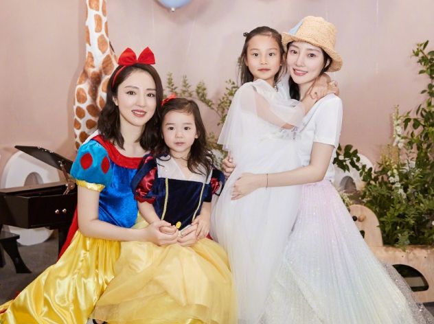 离婚后李小璐放飞自我,李小璐离婚后直播回放