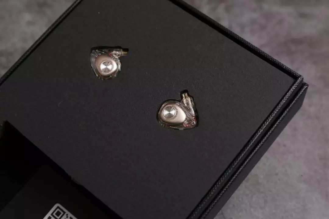 兴戈洛神圈铁耳机评测,兴戈洛神em2r和森海ie100pro