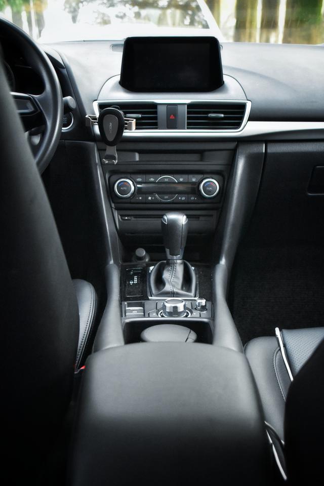 到底应该买思域还是昂克赛拉,昂克赛拉和思域离地间隙