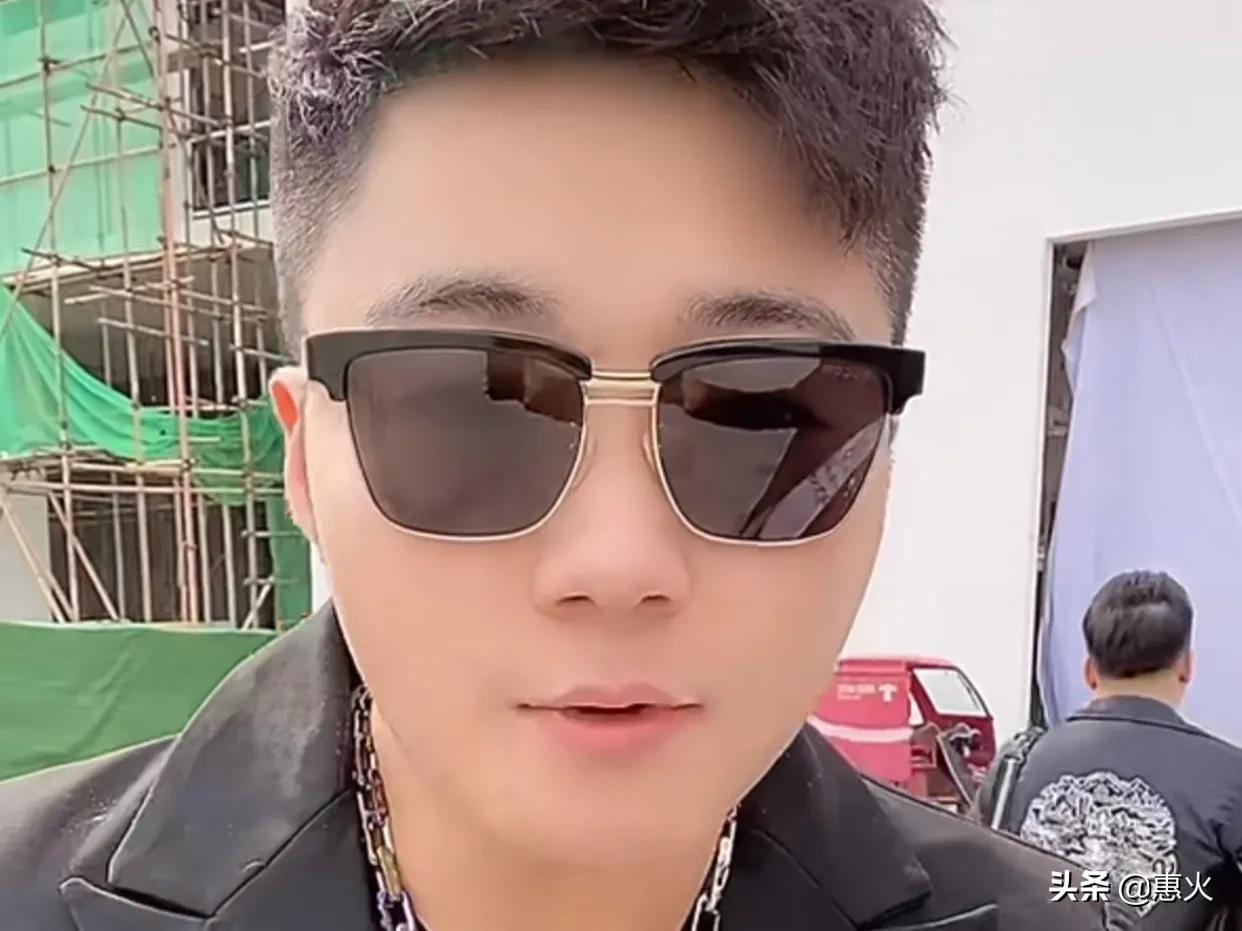 快手挣钱最多的大主播,快手才艺主播靠什么挣钱的