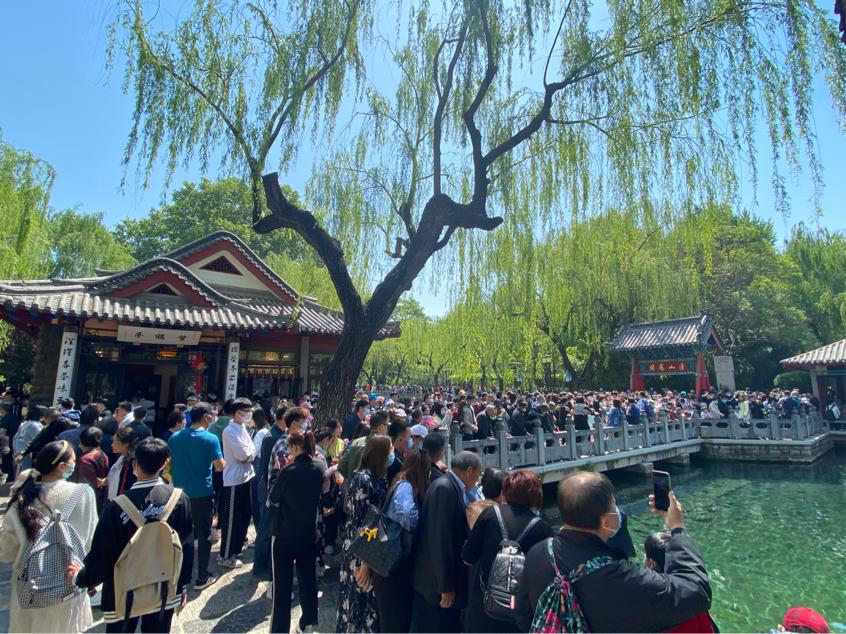 人民日报点赞天下第一泉风景区,天下第一泉景区年游客接待量