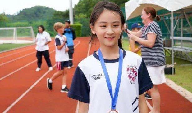 12岁森碟步入“职业网球”，爸爸全力支持，妈妈眼中只有弟弟