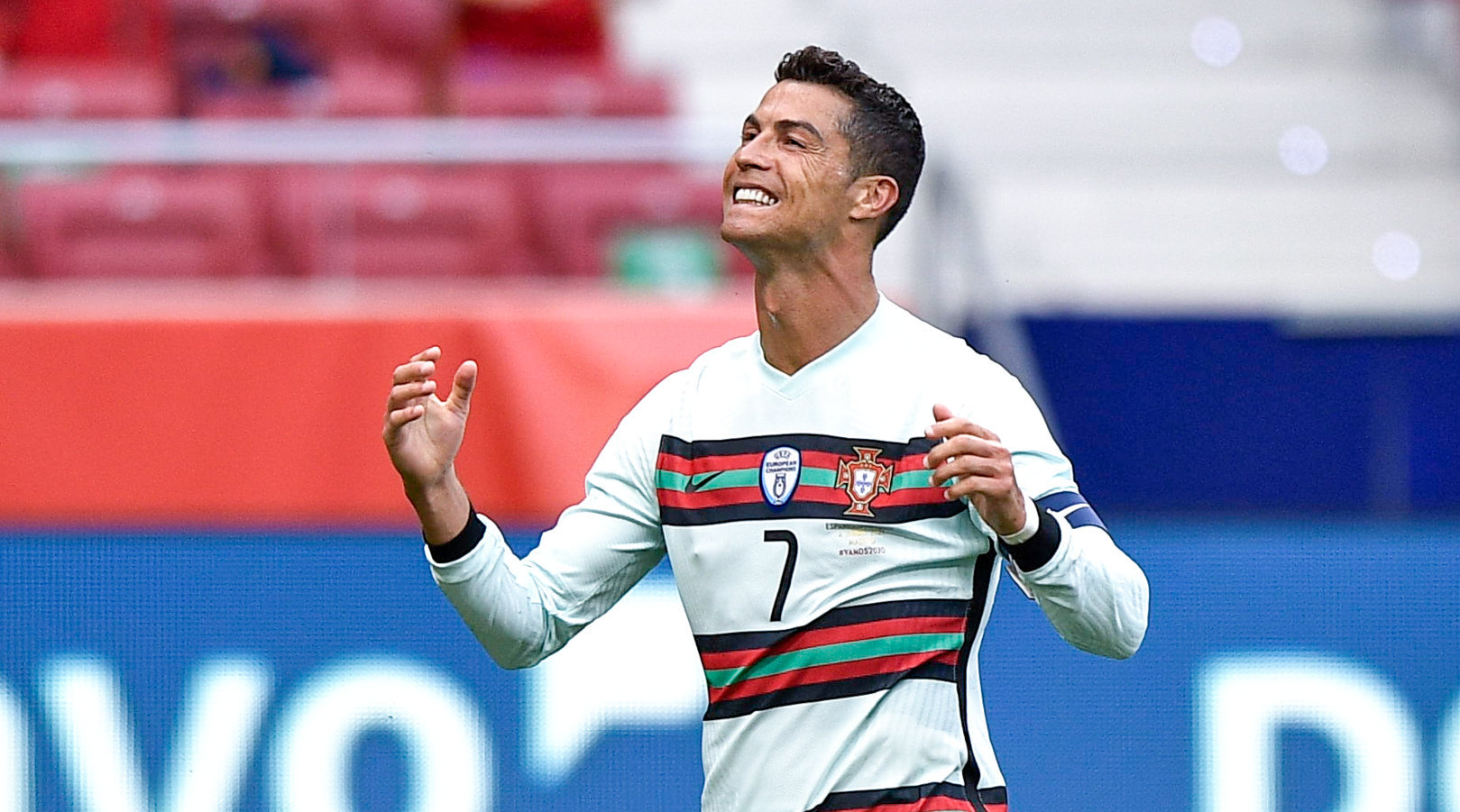 c罗有机会反超梅西吗,c罗还有机会参加欧冠吗