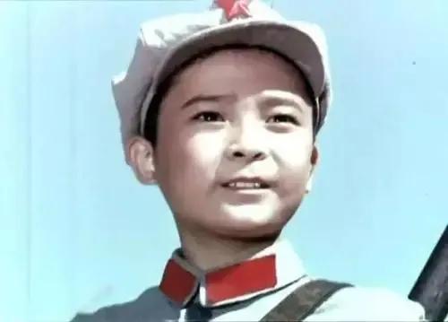 卖报的孩子，荡起了双桨：这些经典儿歌你会唱几首？