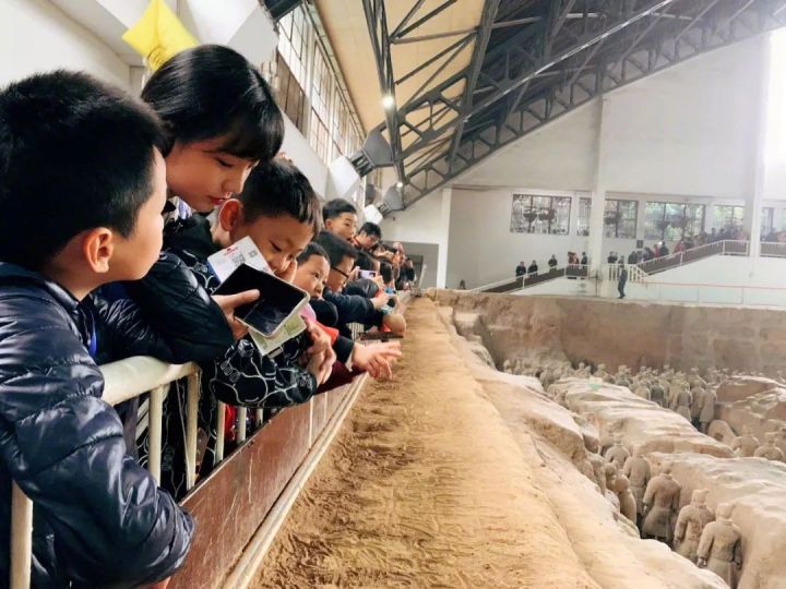 涓夋槦瓒崇悆鏁欏鍥剧墖,涓夋槦灏忓鏍″洯瓒崇悆