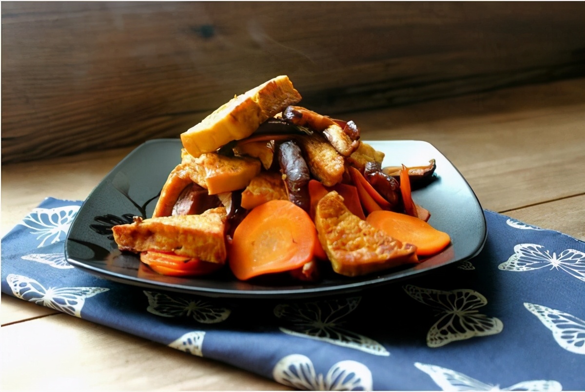 32款精品菜肴推荐荤素搭配合理,几款美味的菜肴味道很好方便易学