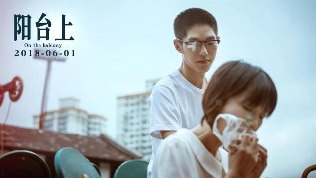 《阳台上》将上映，周冬雨出演低智女孩，导演：她的表现给满分