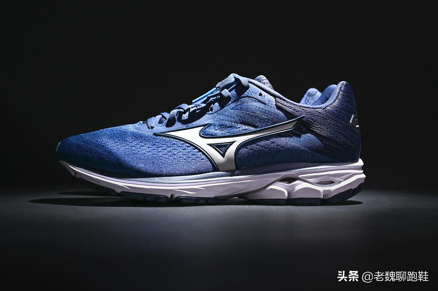 美津浓与亚瑟士哪个更耐穿,美津浓和亚瑟士怎么选