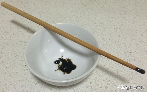 厨房油烟机大清洗，家里婆婆这样弄，几分钟油烟机锃光发亮