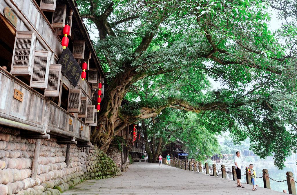 天热适合到成都哪里耍,成都周末耍水游玩推荐