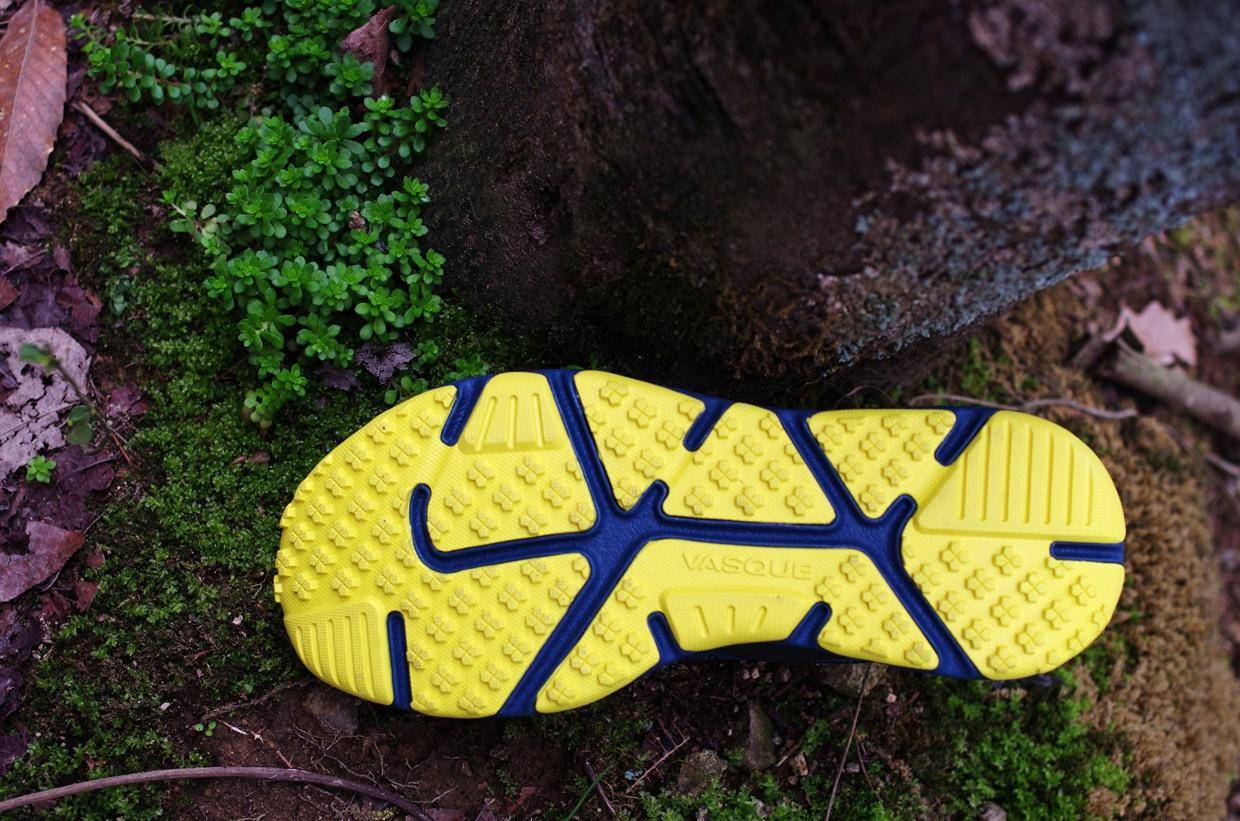 可玩性和实用性极高的跑鞋,既有缓冲又有支撑性的跑鞋推荐