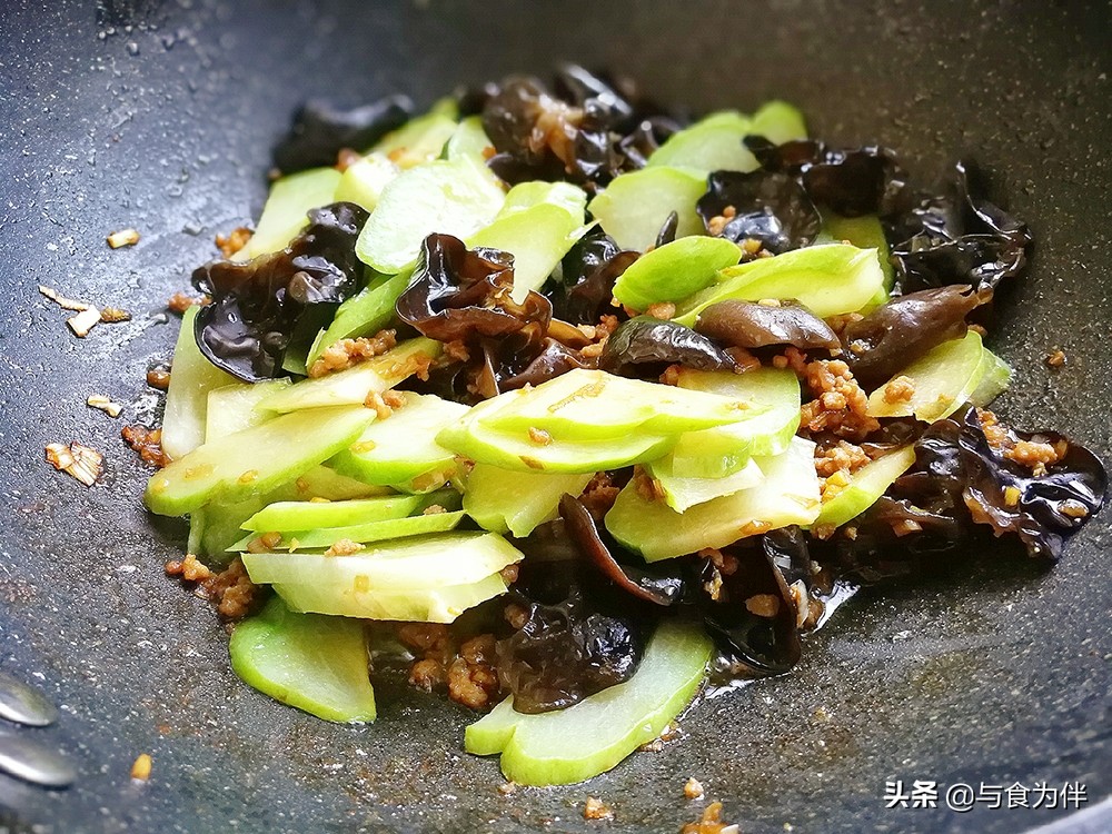 南瓜和冬瓜能不能搭配一起炒,冬瓜南瓜西红柿鸡蛋一起炒好吃吗