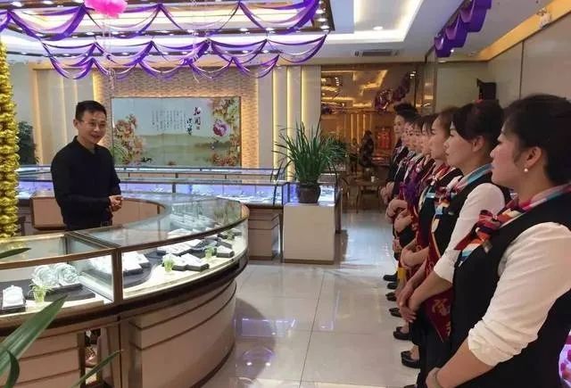 珠宝店长的工作职责和任务是什么,珠宝店长日常工作流程及注意事项