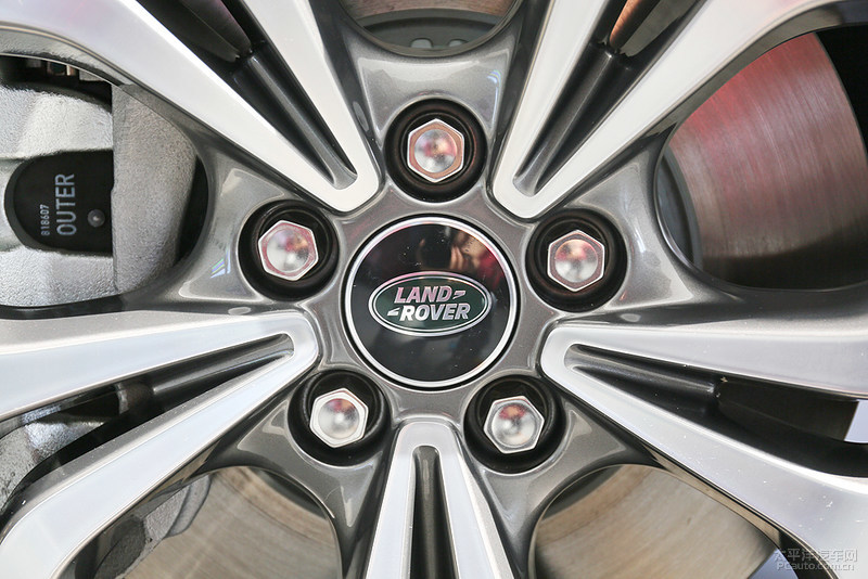 全新揽胜极光越野表现,全新一代路虎揽胜极光车评