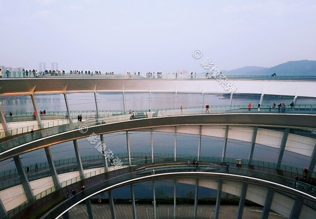 网红长沙隐藏着一个“岛”，造型“奇特”，顶层望远镜很“抢手”