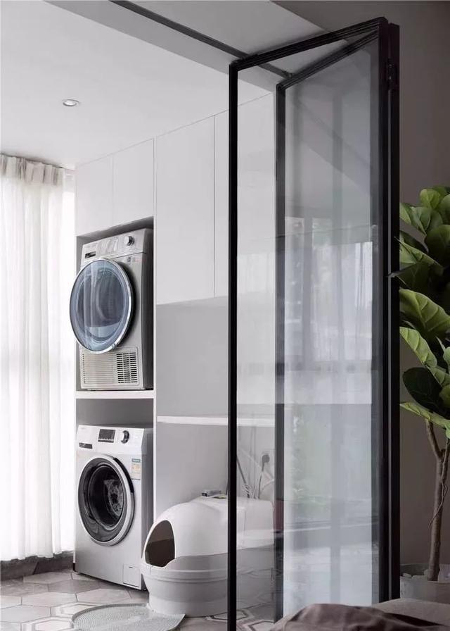 1.6平方卫生间太小怎么干湿分离,卫生间太小贴灰色砖太暗怎么补救