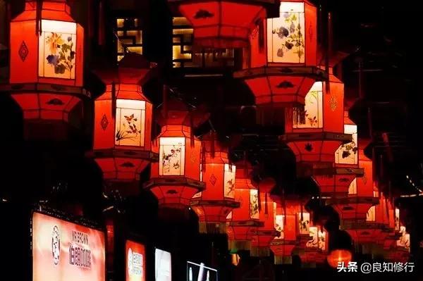 人约黄昏后月上柳梢头元宵,五言诗句唯美月上柳梢头