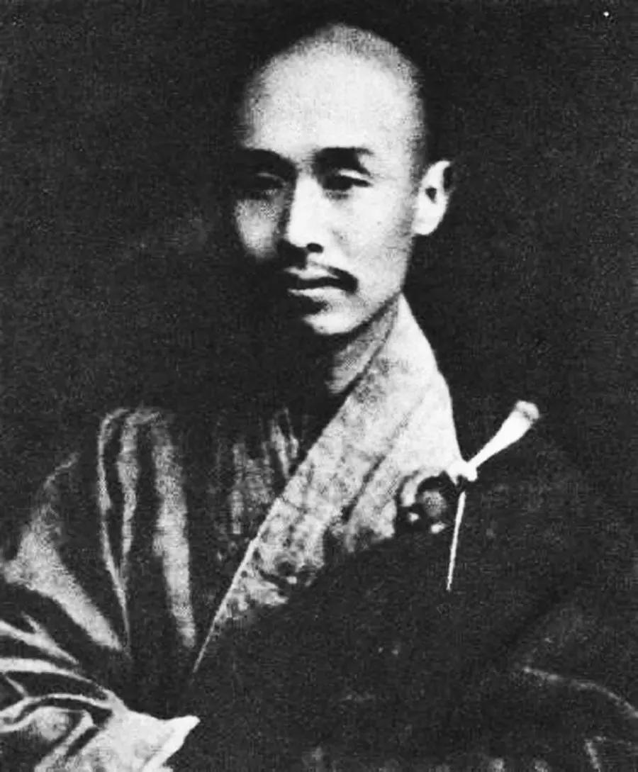 李叔同剃发成为弘一法师,弘一法师李叔同谈丰子恺