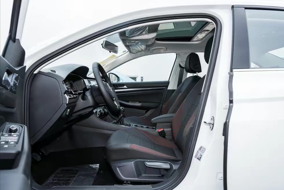 宝来小车一般1公里多少钱油费,雷凌双擎和宝来一年油费多少