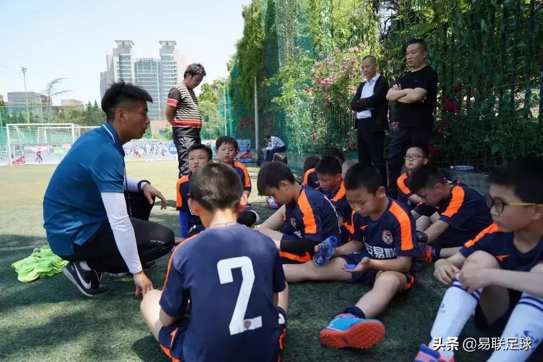 暑假再见新学期开始,易联足球秋季班报名