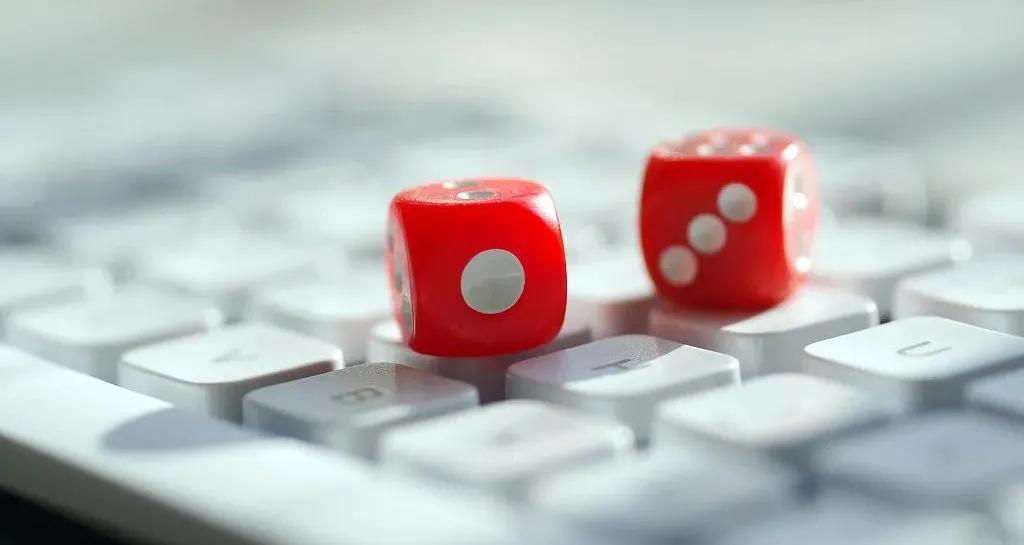 看电竞比赛时，别被各类“竞猜”迷了眼，当心掉入网络赌博陷阱！