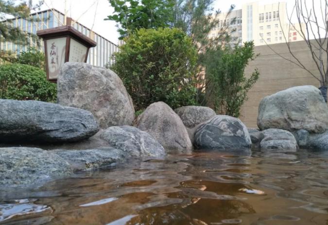 泡温泉是冬天最享用的一件事,泡温泉是享用生活的一种态度