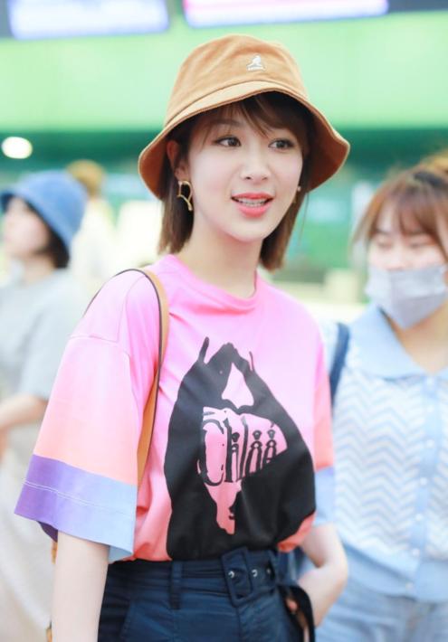 杨紫最新造型同款穿搭,杨紫最近的穿搭还真是进步神速