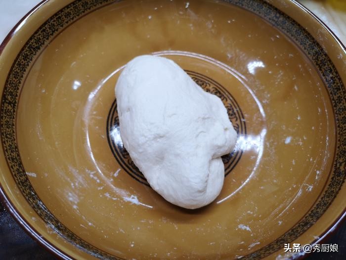 懒人自制肉酱披萨家常做法,懒人披萨做法烤箱烤几分钟