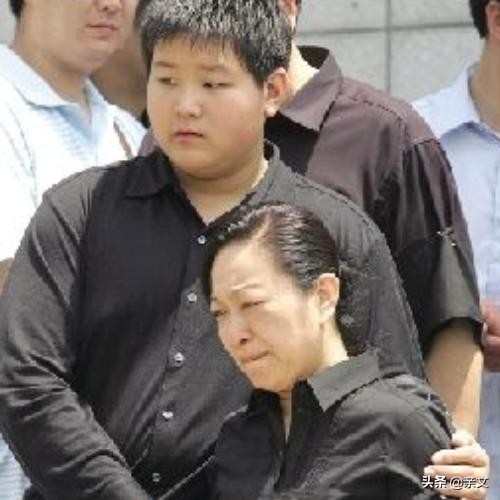 主持人罗京去世多少年了,央视主持人罗京去世11年妻子改嫁