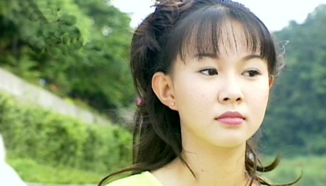 《爱情总在幻灭时最美》，卓依婷歌曲名串烧，也是一个凄美的故事