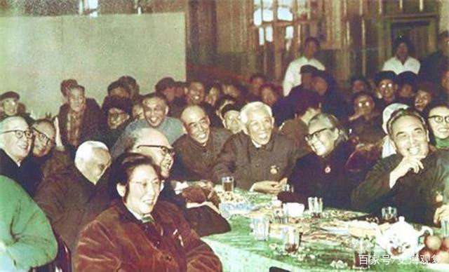 梅镇安：丈夫自杀，孩子下放，她移民26年，依然对祖国爱得深沉