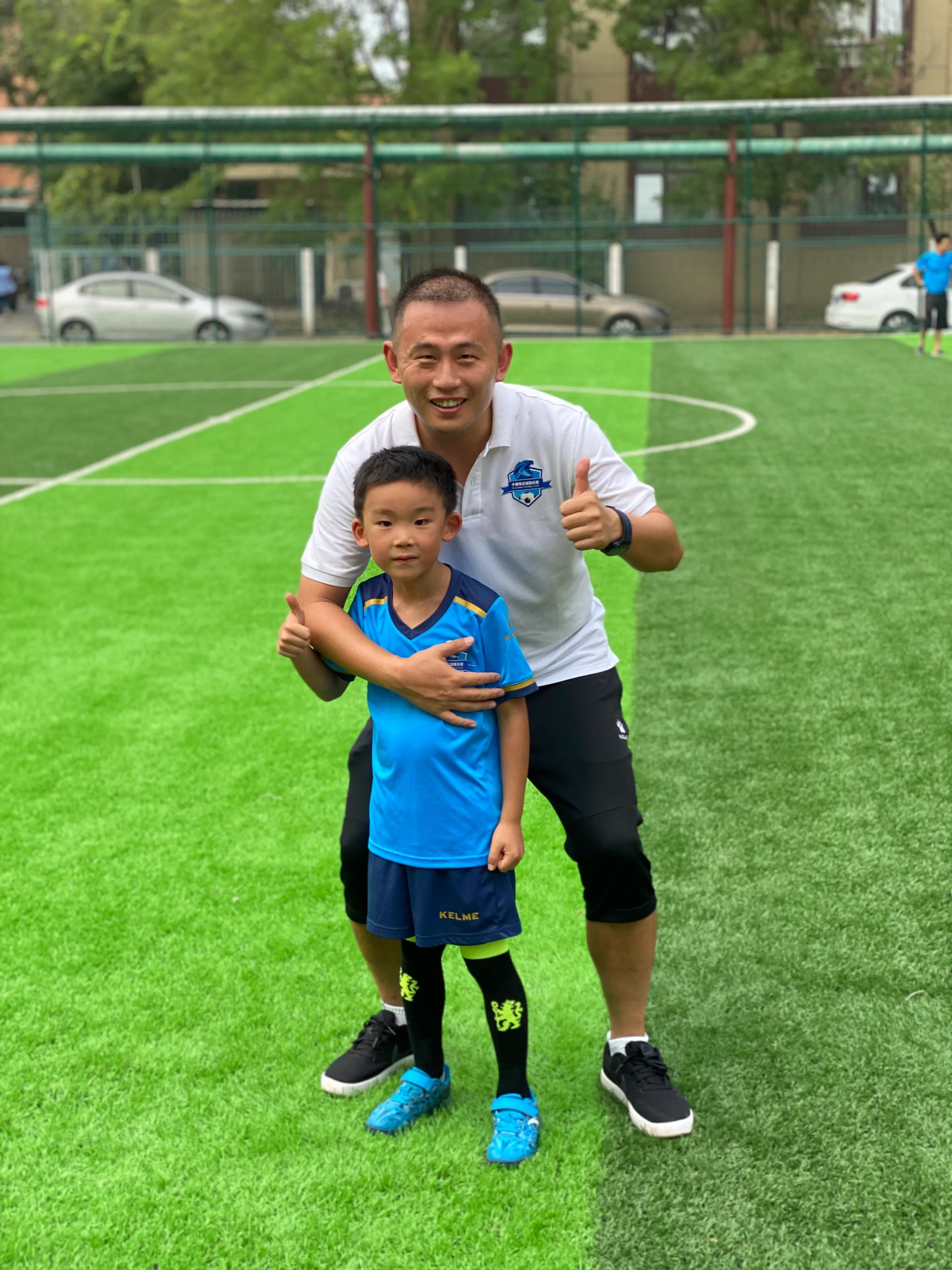 我和足球的故事绘画,我和足球的故事