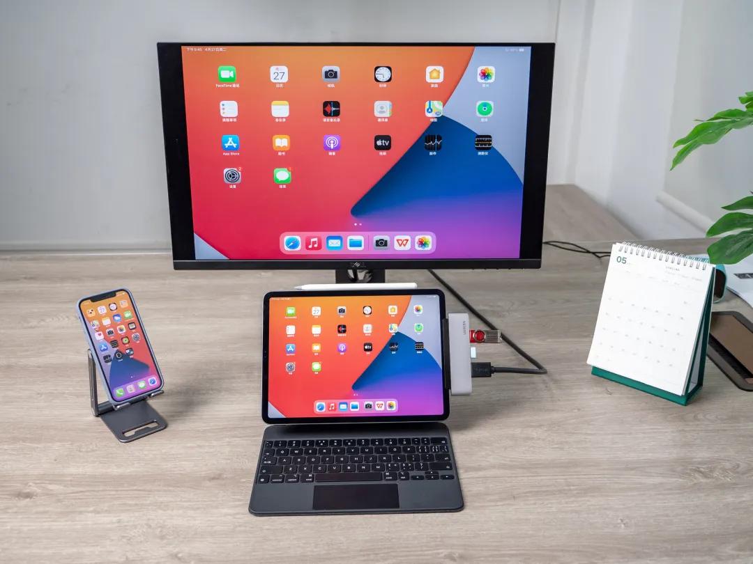 乔布斯当年苹果ipad发布震撼场面,乔布斯发布ipad一代