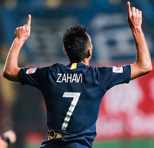 扎哈维连续三个赛季进球超20+富力漂亮足球的最佳代言人