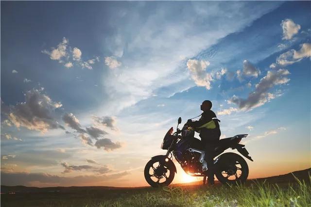 年龄大了喜欢摩旅,喜欢摩旅的男人强壮又全能