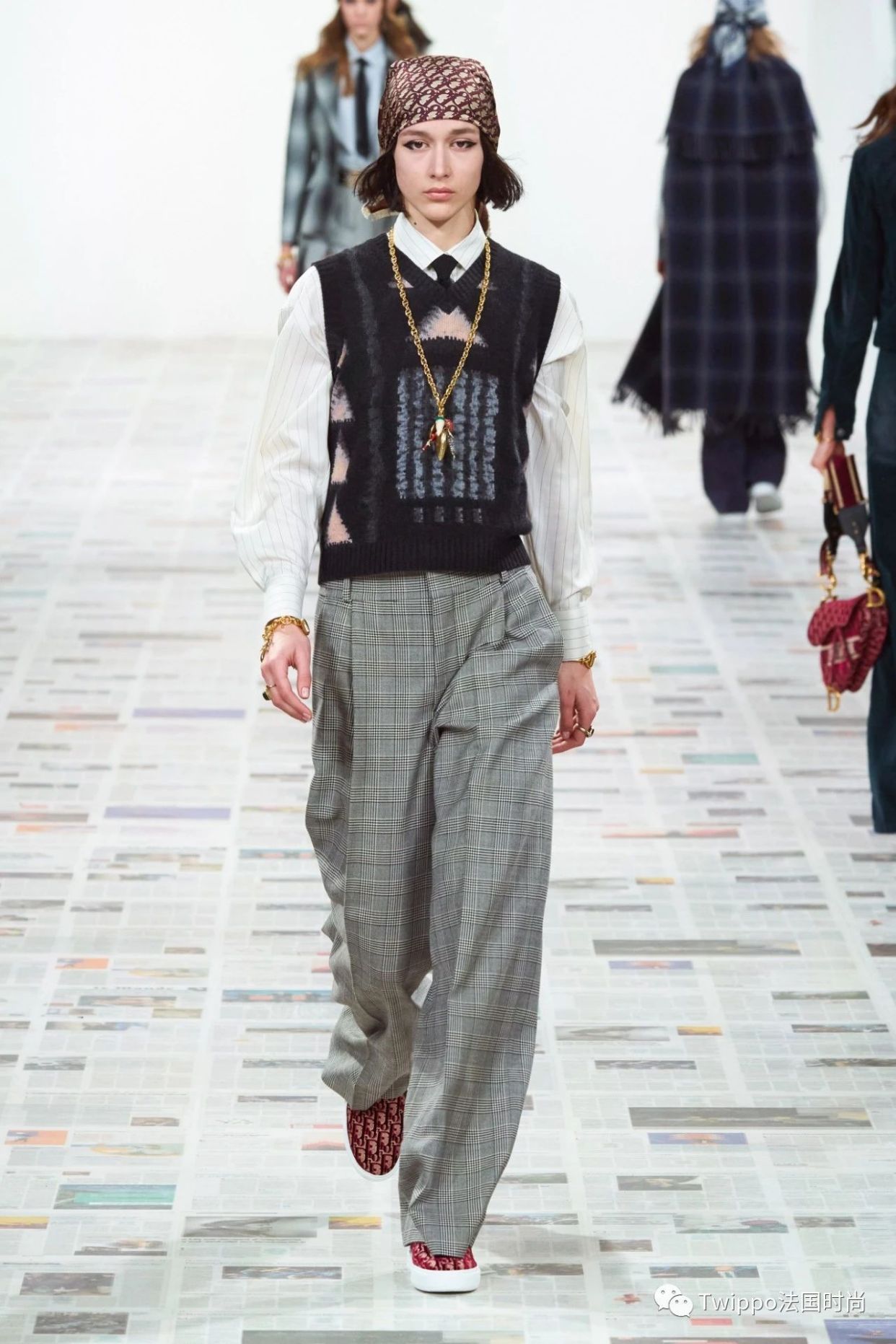 2020秋冬巴黎时装周givenchy秀场 (jacquemus 2020巴黎时装周秀场)