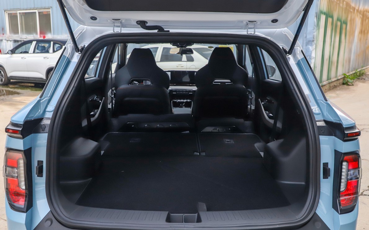 瑞虎5x跟新宝骏rs3哪个好,瑞虎5x与新宝骏rs3