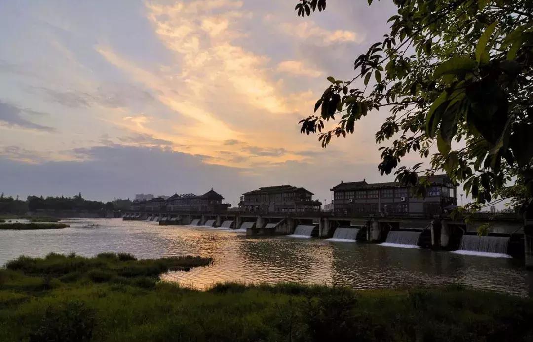 您有一份邀请函请查收,您有一份新的工作请查收