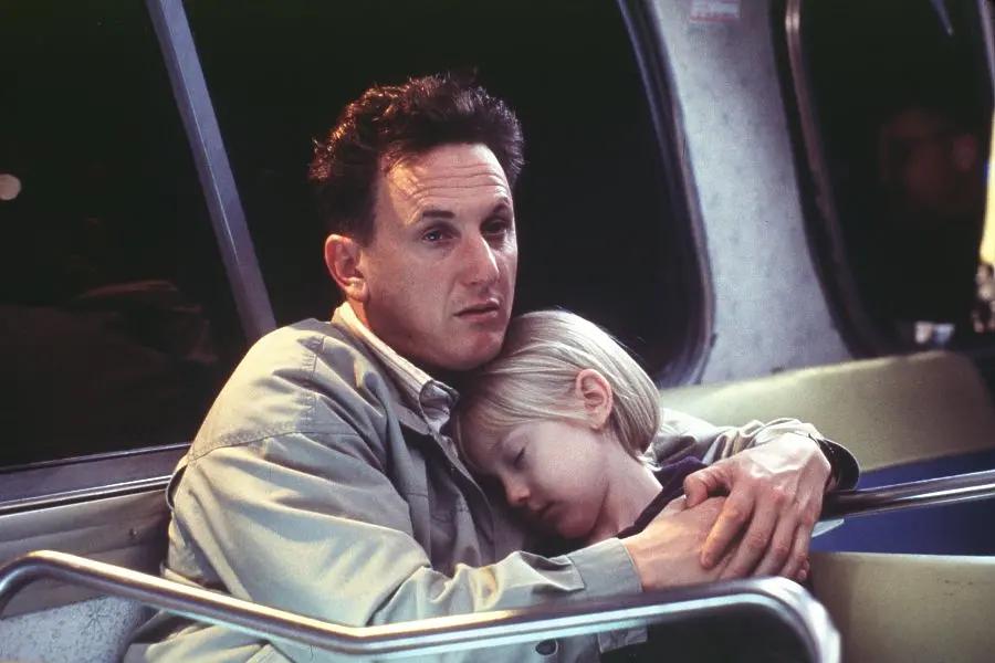 以《我是山姆》为例，谈谈现代职业女性如何化解“精神生态危机”