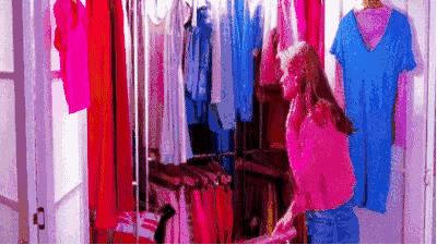 今年流行的新款卫衣怎么穿,复古西装里穿什么卫衣