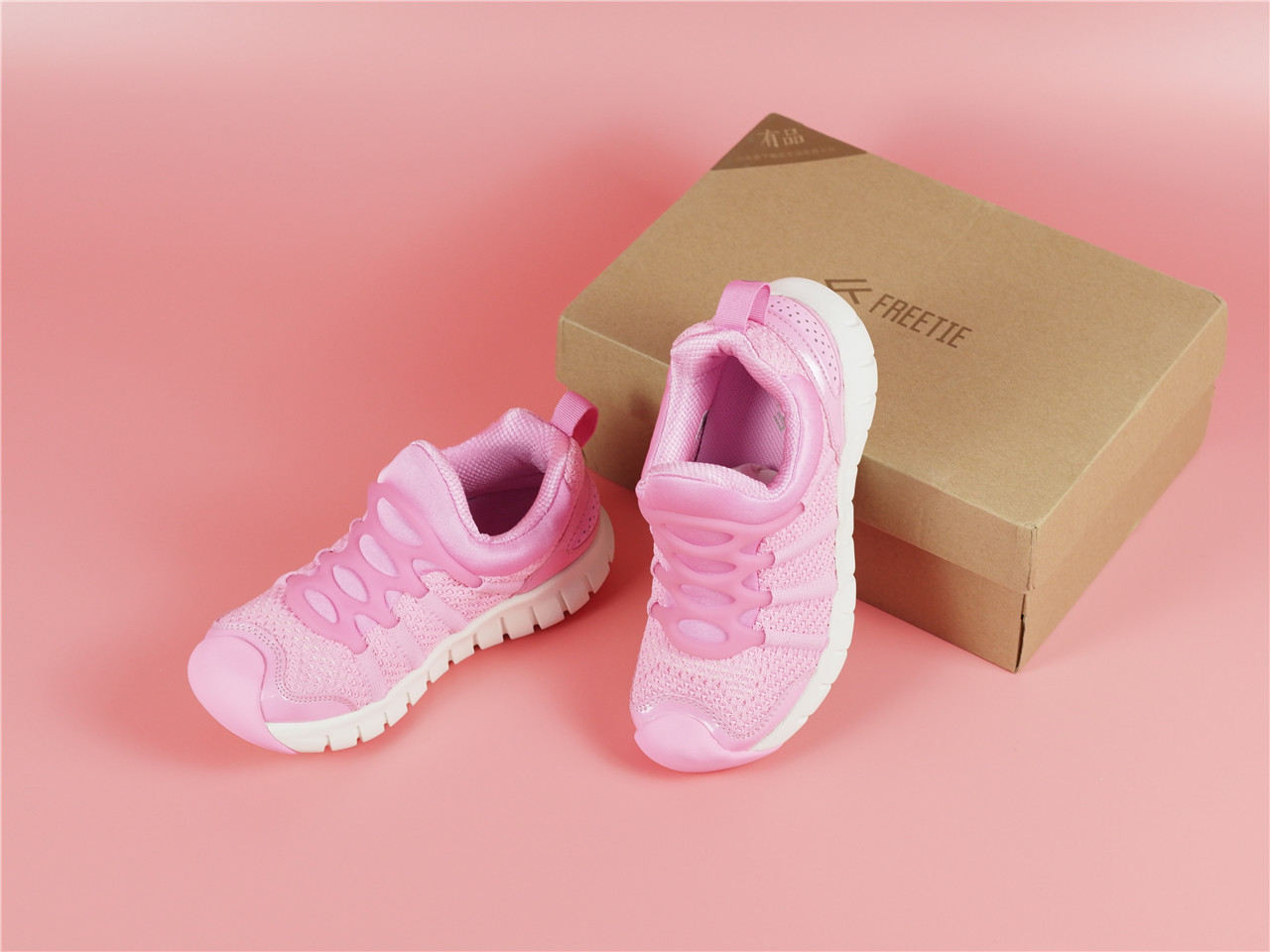 freetie专业跑步鞋,freetie缓震超轻运动鞋