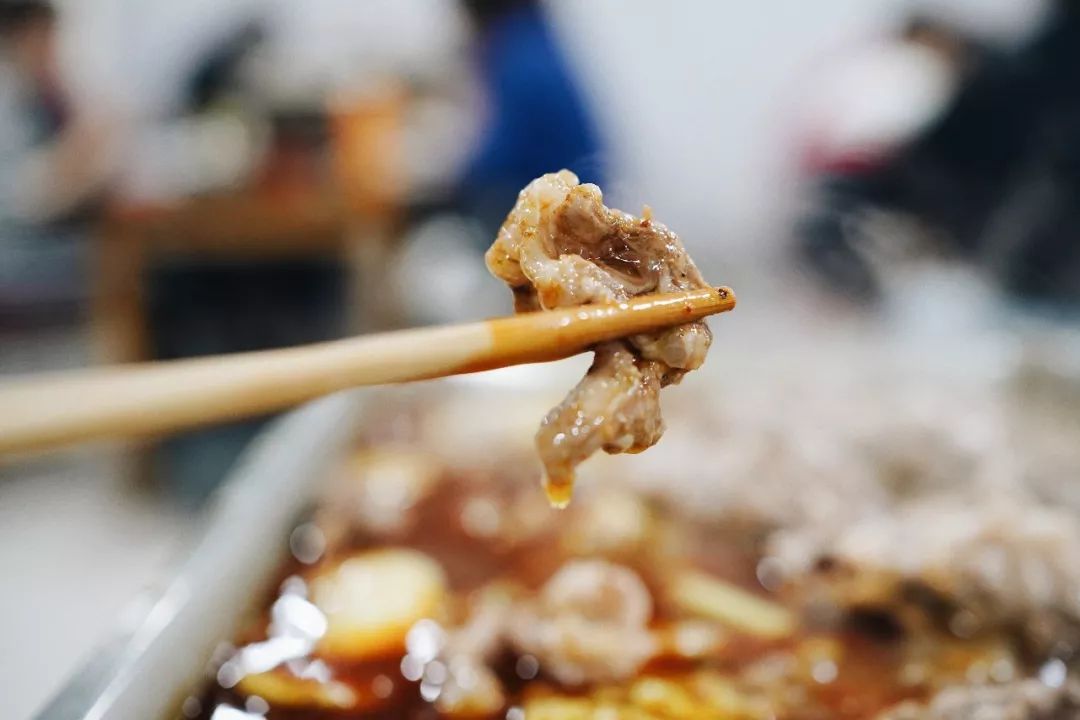 永恒吃货精神：天气冷了，就要吃羊肉呀