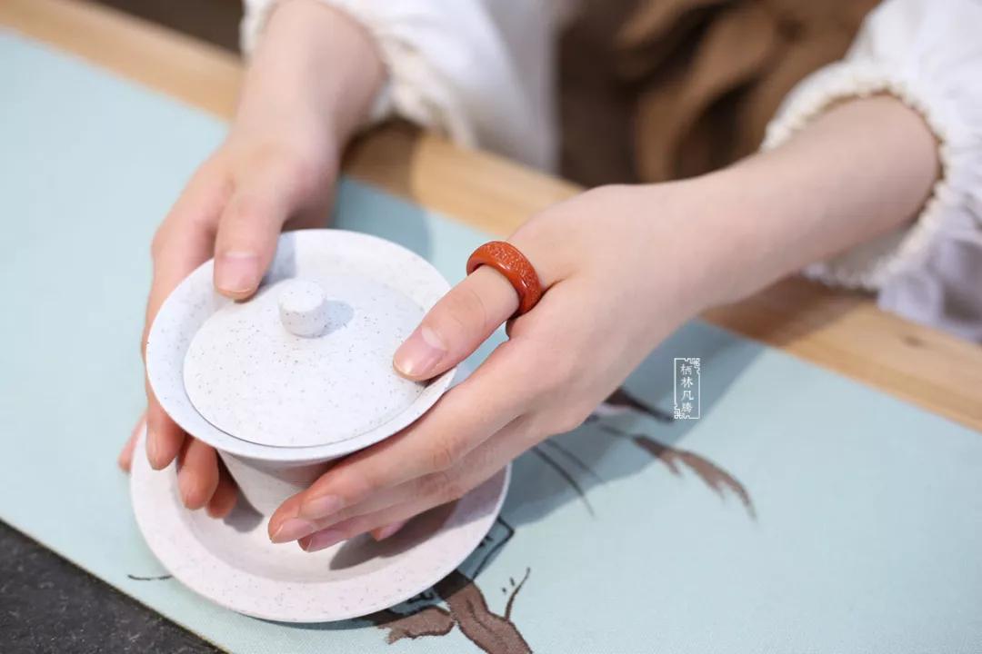 黄金转运珠戒指是怎么戴才好运,女生招财好运的纯银麦穗戒指