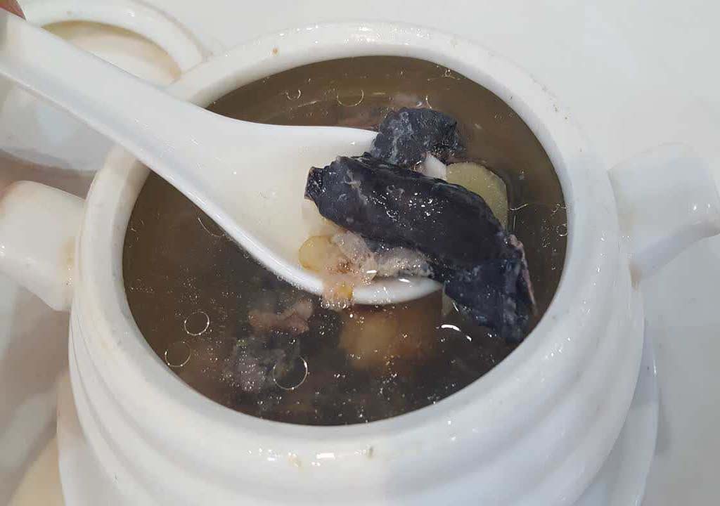 坐月子产妇喝什么水,喝什么汤奶水比较多又不长胖