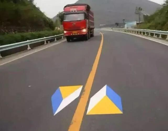 注意五种道路标志,怎么样分辨各种道路路标和标线