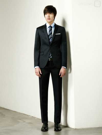 想要宝宝拥有完美的腿型，这几点家长一点要注意